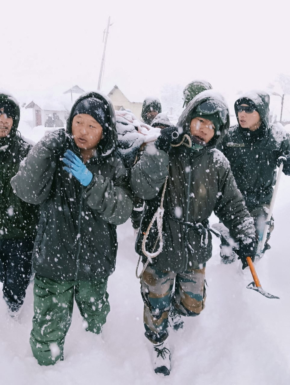 image At least 41 trapped after avalanche in Indian mountain state
