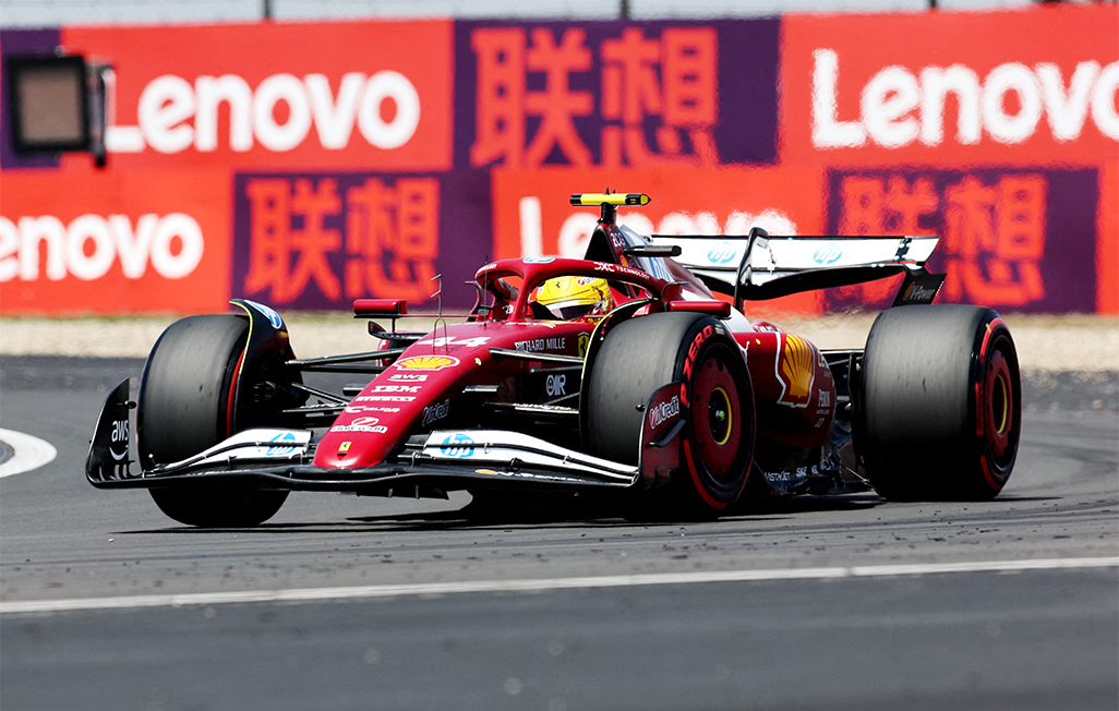 image Hamilton takes China sprint race pole in record time