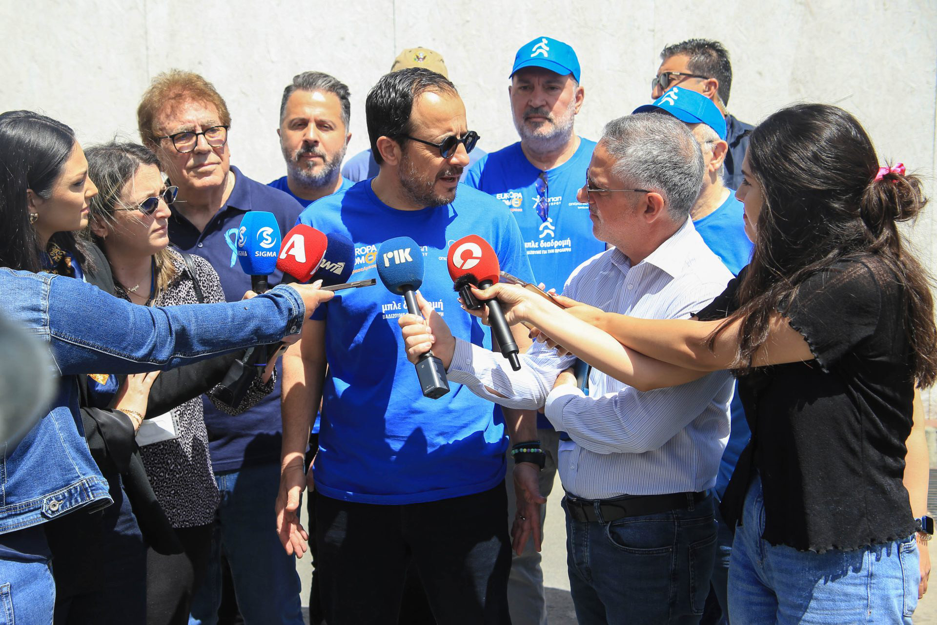 image President says he will meet Holguin on May 25